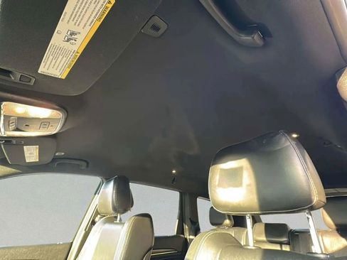 Used 2017 Jeep Grand Cherokee Limited image 21