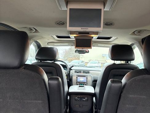 Used 2014 Chevrolet Suburban LT image 15