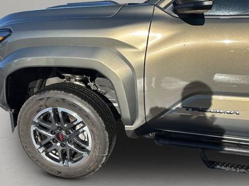 Used 2024 Toyota Tacoma TRD Sport image 31