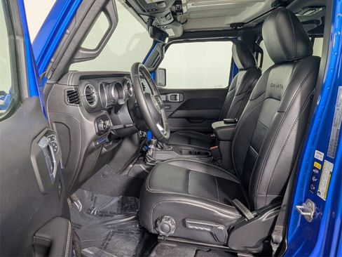 Used 2022 Jeep Wrangler Unlimited Sahara w/ Cold Weather Group image 12