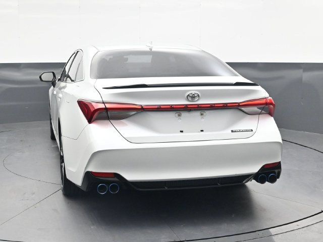 Used 2019 Toyota Avalon Touring FWD image 6