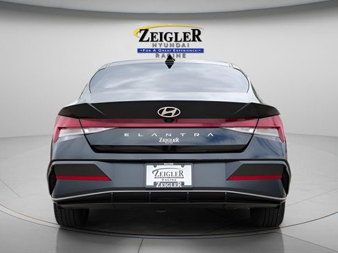 Certified 2024 Hyundai Elantra SEL w/ Convenience Package FWD image 6