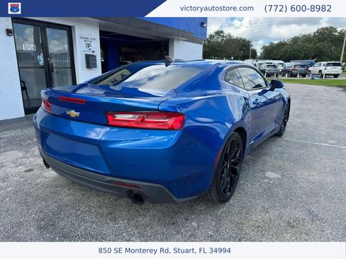 Used 2018 Chevrolet Camaro LT RWD image 7