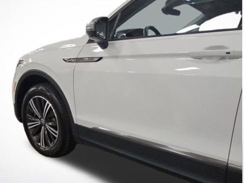 Used 2024 Volkswagen Tiguan Wolfsburg Edition image 50