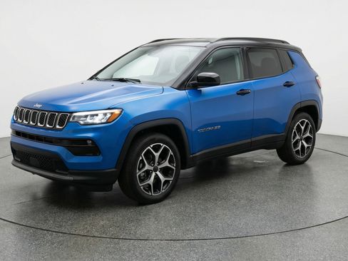 Used 2025 Jeep Compass Limited image 3