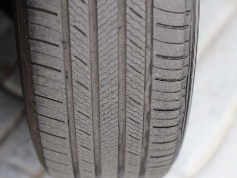 Used 2021 Toyota Highlander XLE image 45