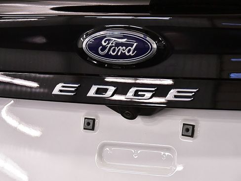 Used 2024 Ford Edge SEL w/ Convenience Package AWD/4WD image 10