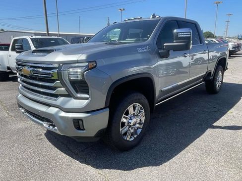 New 2026 Chevrolet Silverado 2500 High Country w/ Technology Package AWD/4WD image 7