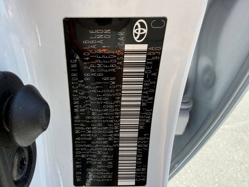 Used 2024 Toyota Corolla LE FWD image 33