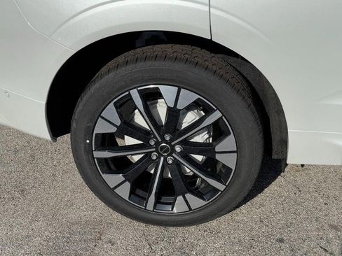 New 2026 Volvo XC60 B5 Plus w/ Protection Package Premier image 4