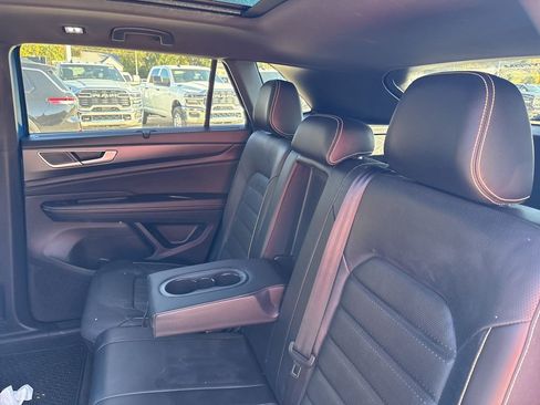 Used 2024 Volkswagen Atlas Cross Sport SEL R-Line image 12