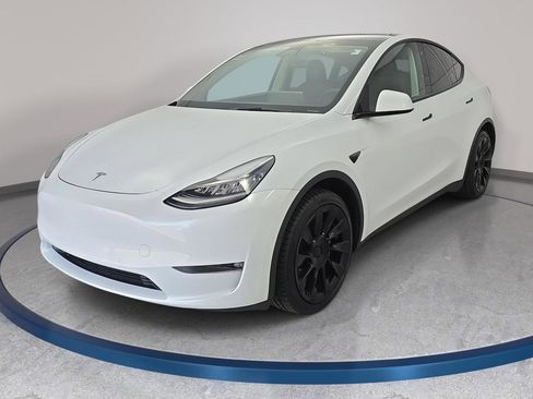 Used 2023 Tesla Model Y Long Range image 3