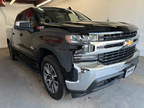 Used 2020 Chevrolet Silverado 1500 LT w/ Texas Edition image 4