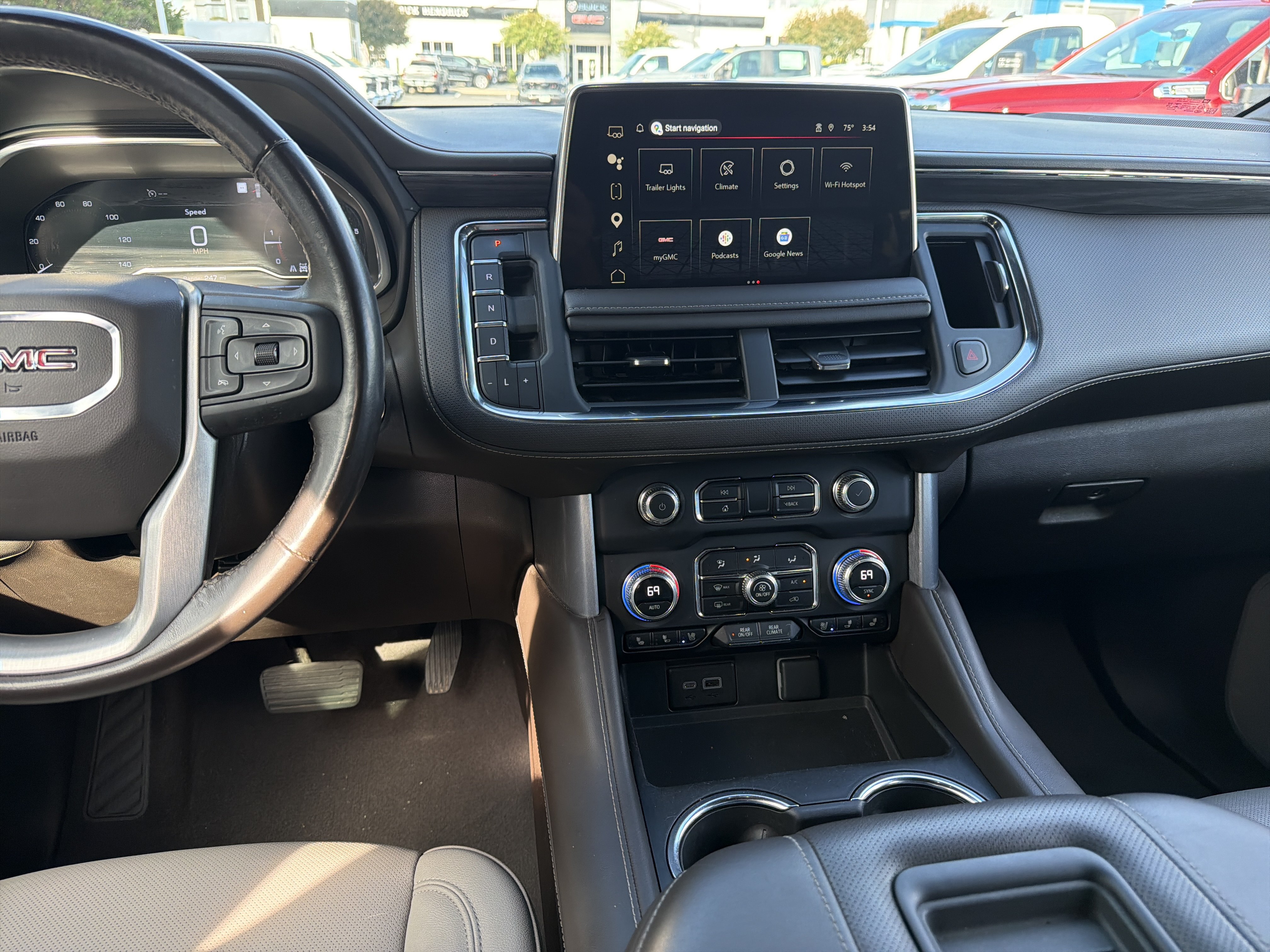 Used 2023 GMC Yukon SLT AWD/4WD image 30
