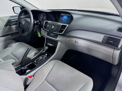 Used 2013 Honda Accord LX image 33