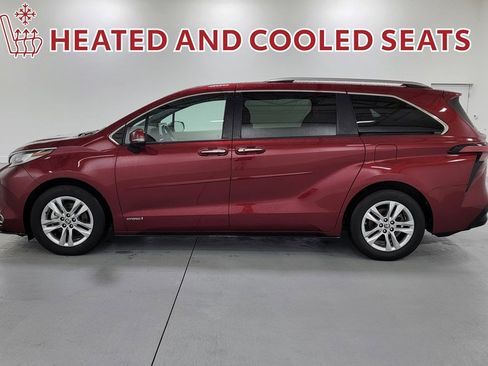 Used 2021 Toyota Sienna Limited FWD image 5