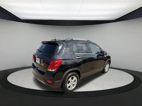 Used 2019 Chevrolet Trax LT w/ LT Convenience Package FWD image 7