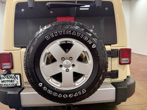 Used 2011 Jeep Wrangler Sahara w/ Connectivity Group AWD/4WD image 89