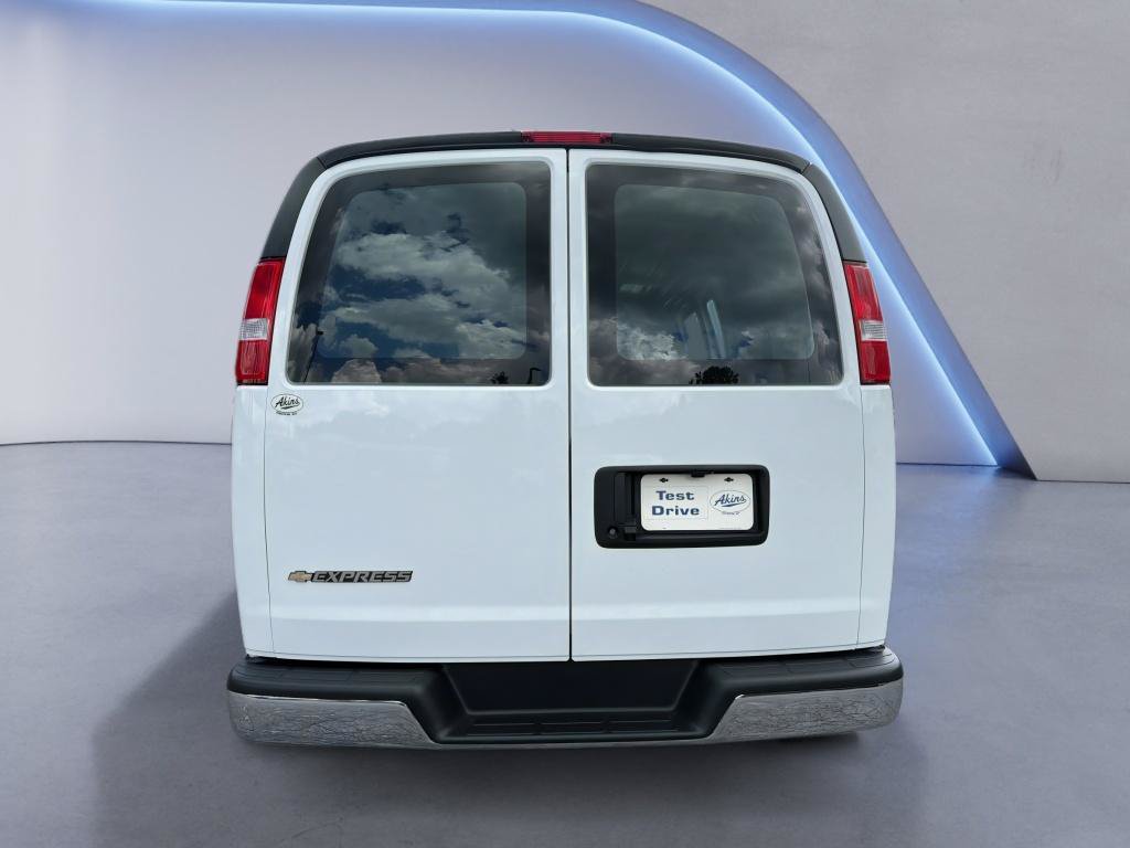 Used 2025 Chevrolet Express 2500 w/ Driver Convenience Package RWD image 8