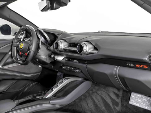 Used 2021 Ferrari 812 GTS image 25