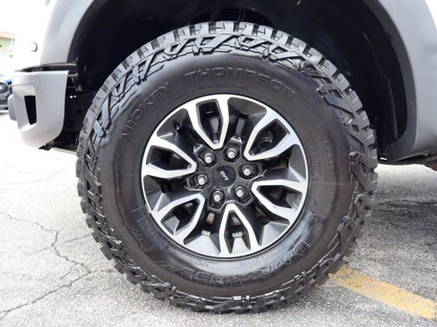 Used 2014 Ford F150 Raptor w/ Equipment Group 801A Luxury AWD/4WD image 32