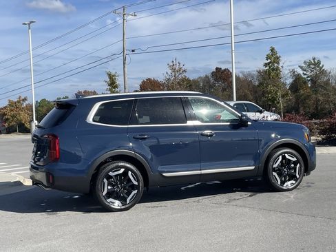 New 2025 Kia Telluride S image 8