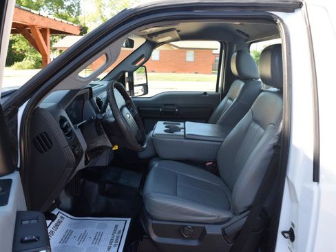 Used 2016 Ford F250 XL w/ Power Equipment Group RWD image 12