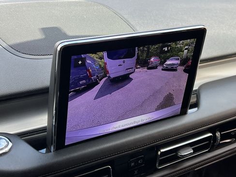 Used 2022 Lincoln Aviator AWD w/ Premium Package image 24