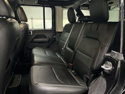Used 2022 Jeep Wrangler Unlimited Sahara image 25