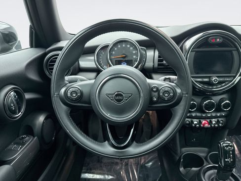 Used 2021 MINI Cooper 2-Door Hardtop image 12