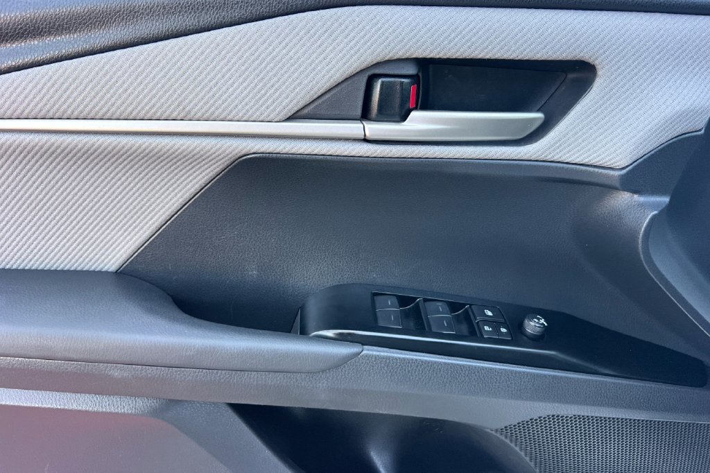 Certified 2025 Toyota Camry SE FWD image 14
