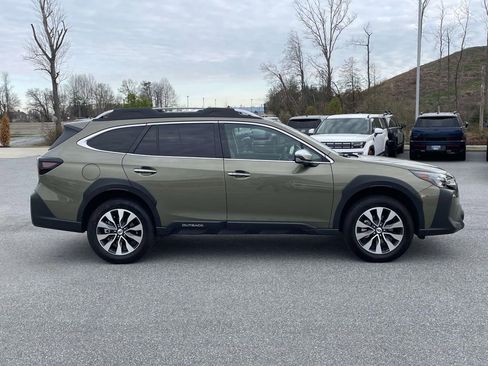 Used 2025 Subaru Outback Touring image 28