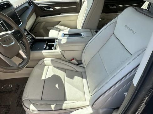 Used 2022 GMC Yukon XL Denali image 23