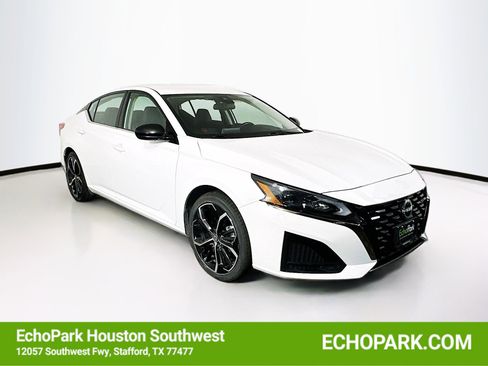 Used 2024 Nissan Altima 2.5 SR image 1