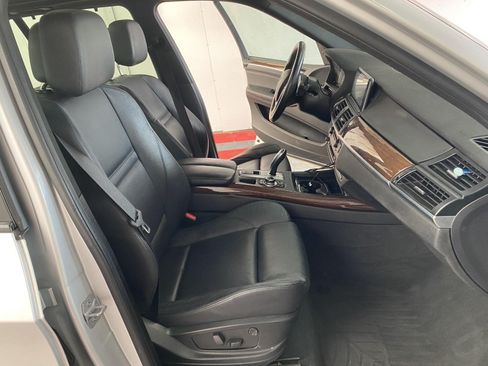 Used 2013 BMW X5 xDrive50i w/ Sport Activity Pkg AWD/4WD image 9