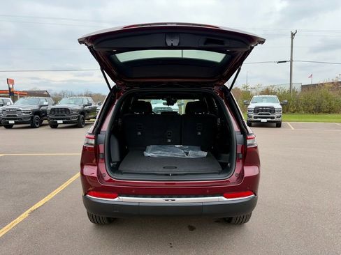 New 2025 Jeep Grand Cherokee Laredo X image 5