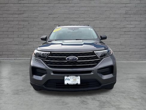 Used 2023 Ford Explorer XLT AWD/4WD image 2