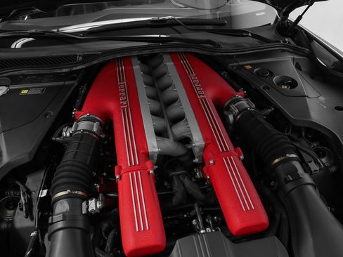 Used 2014 Ferrari F12 Berlinetta RWD image 17