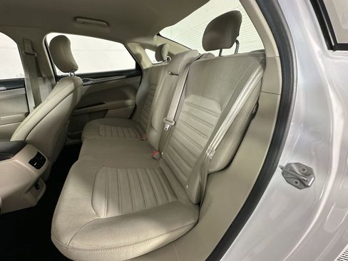 Used 2018 Ford Fusion SE w/ Fusion SE Technology Package FWD image 23