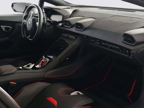 Used 2023 Lamborghini Huracan EVO RWD image 40