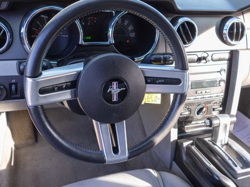 Used 2009 Ford Mustang Premium image 14