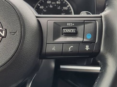 Used 2025 Nissan Pathfinder SV AWD/4WD image 32