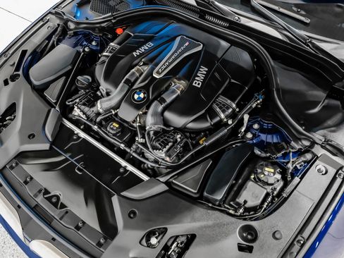 Used 2019 BMW M550i xDrive image 59