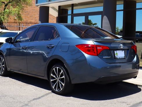 Used 2017 Toyota Corolla SE w/ SE Premium Package FWD image 9