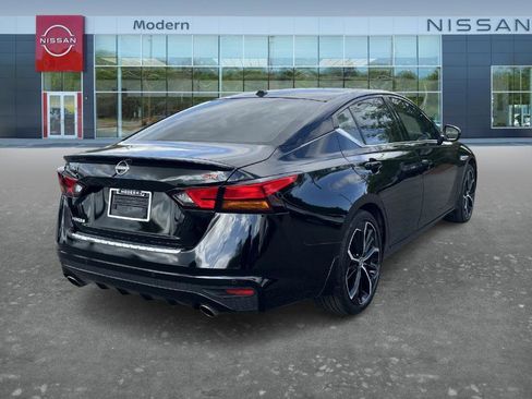 Certified 2023 Nissan Altima 2.5 SR w/ SR Premium Package image 5