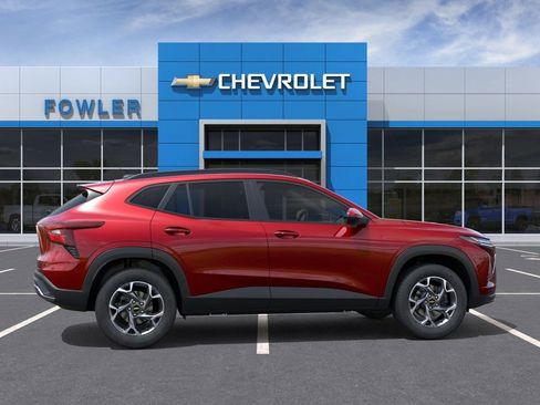 New 2026 Chevrolet Trax LT w/ Driver Confidence Package FWD image 5