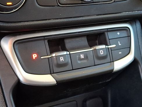 Used 2023 GMC Terrain SLE w/ Driver Convenience Package FWD image 16