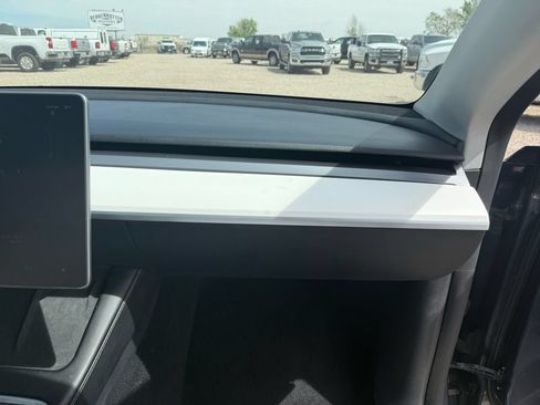 Used 2023 Tesla Model Y Long Range AWD/4WD image 18