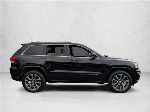 Used 2017 Jeep Grand Cherokee Overland image 4