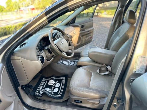 Used 2005 Ford Taurus SEL image 7